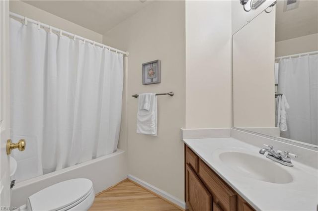 208 Robinhood RD, Chesapeake, VA 23322