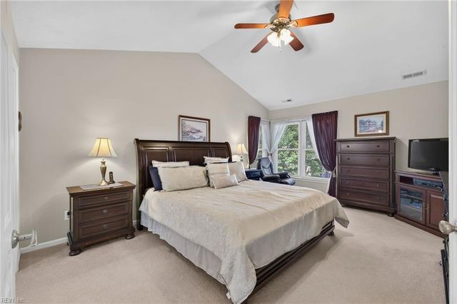 208 Robinhood RD, Chesapeake, VA 23322