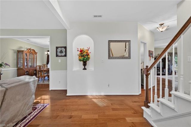 208 Robinhood RD, Chesapeake, VA 23322