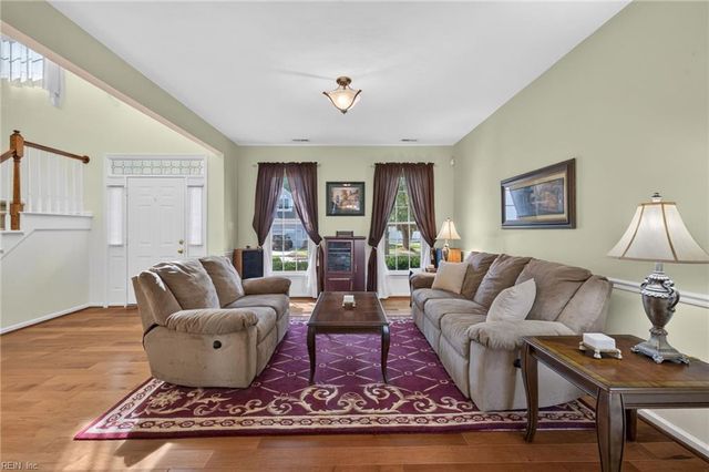 208 Robinhood RD, Chesapeake, VA 23322