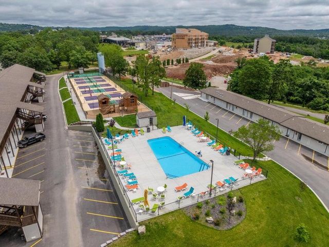 100 Getaway Circle 162 1&2, Kimberling City, MO 65686