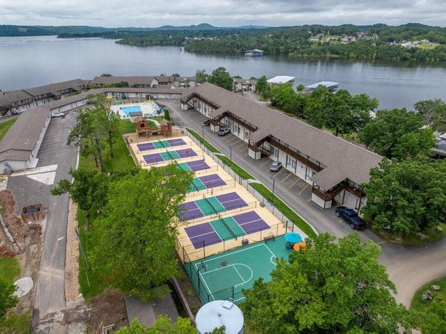 100 Getaway Circle 162 1&2, Kimberling City, MO 65686