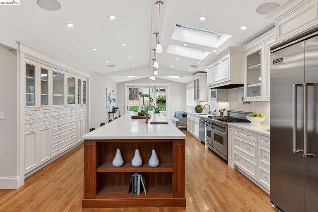 153 Arbor Dr, Piedmont, CA 94610