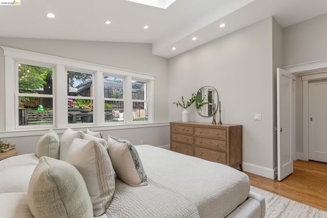 153 Arbor Dr, Piedmont, CA 94610