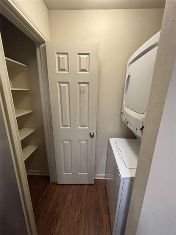 7600 Emmett F Lowry Expressway 404, Texas City, TX 77591