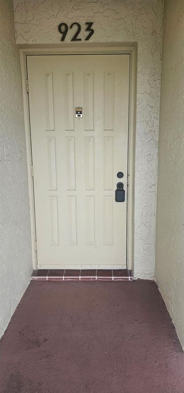 7879 Willow Spring Drive 923, Lake Worth, FL 33467