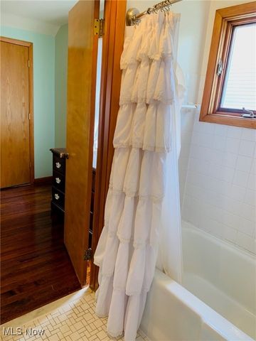 1528 Felton Road, South Euclid, OH 44121