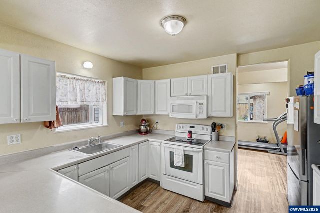 1180 Shady Ln NE Ln, Keizer, OR 97303