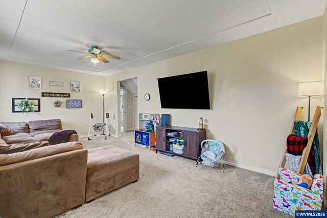 1180 Shady Ln NE Ln, Keizer, OR 97303