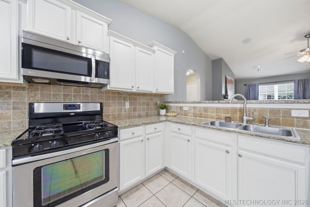 9180 S 256th East Avenue, Broken Arrow, OK 74014