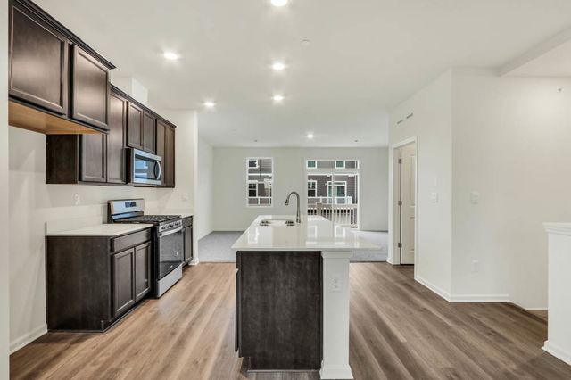 569 yosemite Way, Mundelein, IL 60060