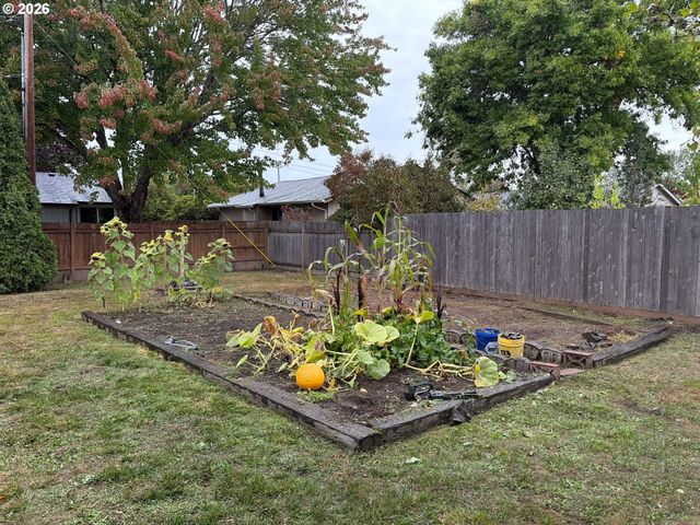 545 Se GOODNIGHT Ave, Corvallis, OR 97333