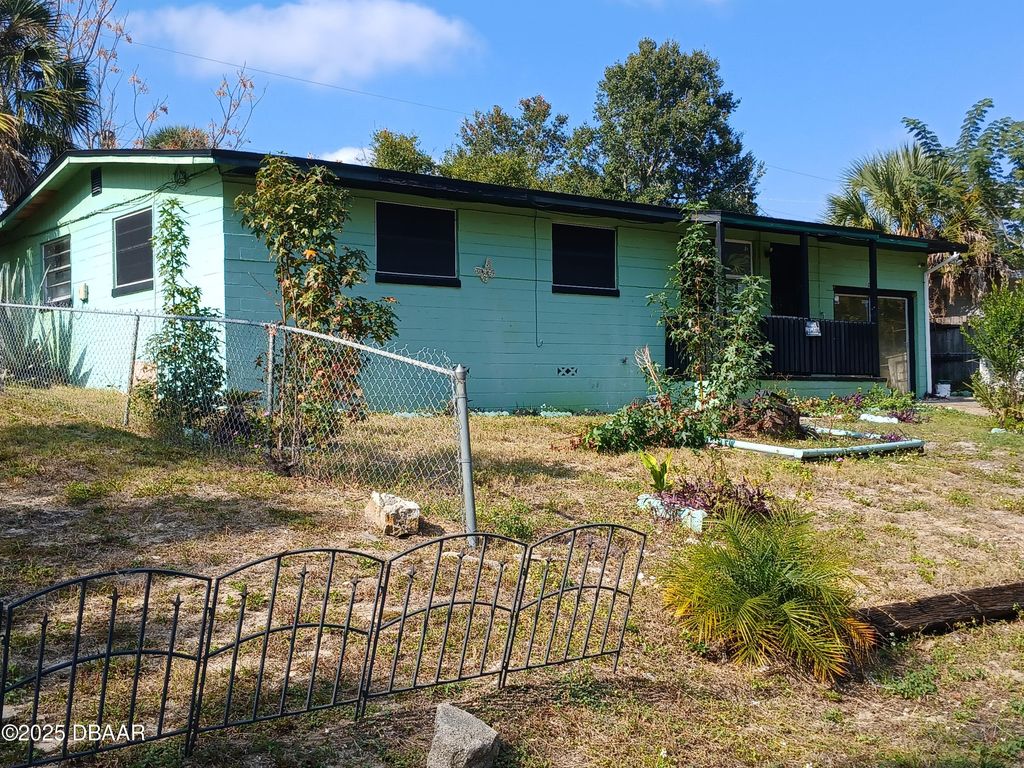 1026 Imperial Drive, Daytona Beach, FL 32117
