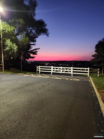 2 Crystal Lane 294, Paterson, NJ 07501