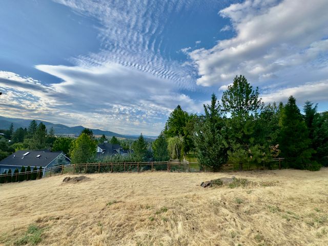 825 Royal Lane, Jacksonville, OR 97530