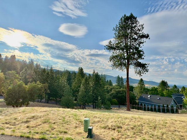 825 Royal Lane, Jacksonville, OR 97530