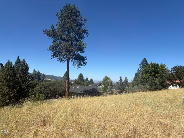 825 Royal Lane, Jacksonville, OR 97530