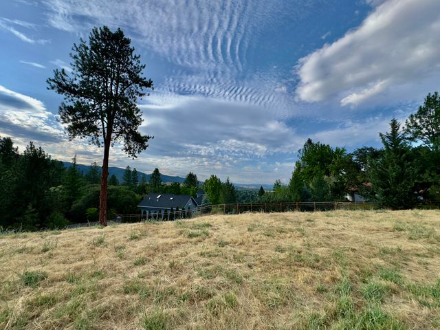 825 Royal Lane, Jacksonville, OR 97530