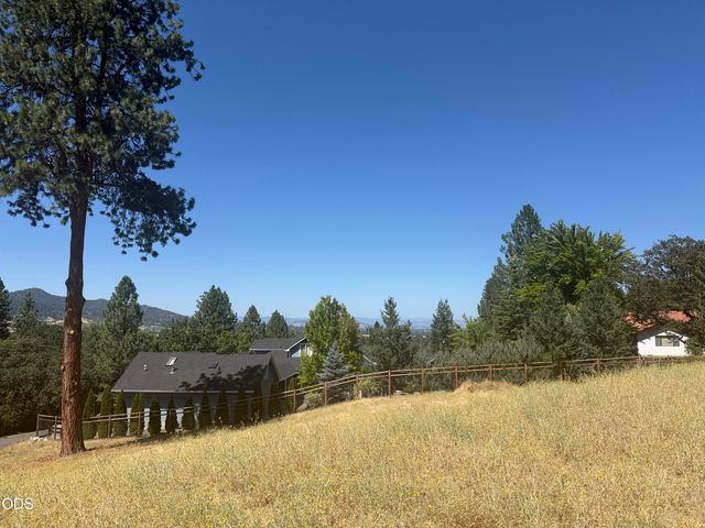 825 Royal Lane, Jacksonville, OR 97530