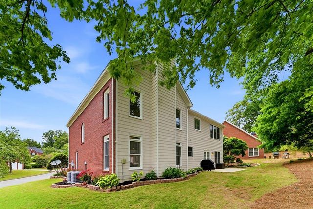 4917 Durley Lane SE, Smyrna, GA 30082