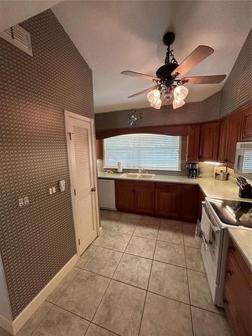 11001 SE SUNSET HARBOR ROAD A04, Summerfield, FL 34491