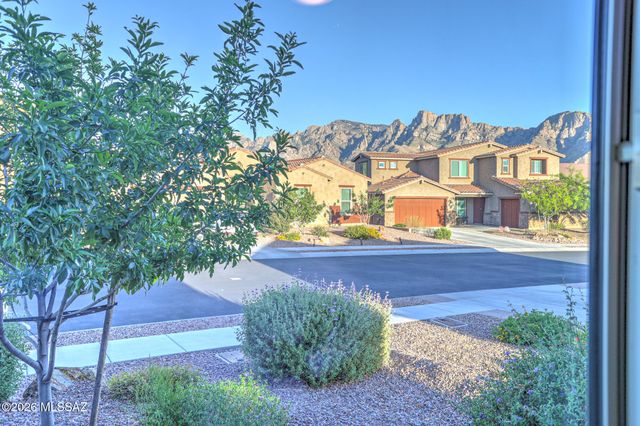 11839 N Silver Village Place, Oro Valley, AZ 85737
