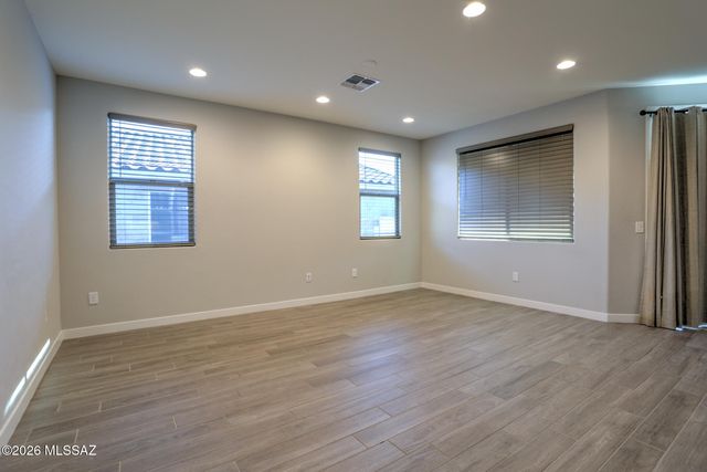 11839 N Silver Village Place, Oro Valley, AZ 85737