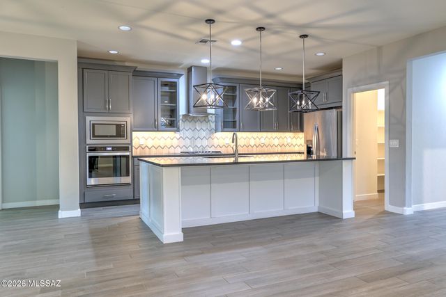 11839 N Silver Village Place, Oro Valley, AZ 85737