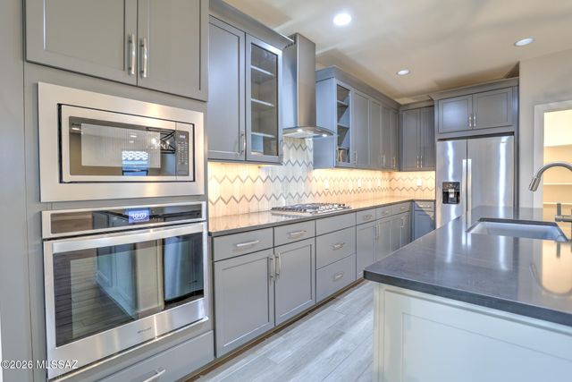 11839 N Silver Village Place, Oro Valley, AZ 85737