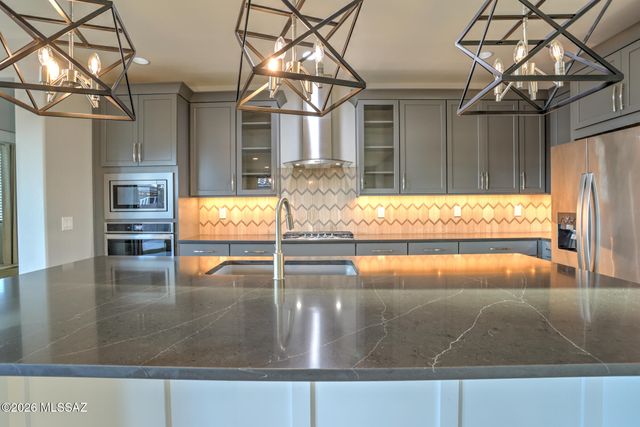 11839 N Silver Village Place, Oro Valley, AZ 85737