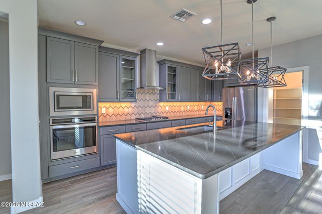 11839 N Silver Village Place, Oro Valley, AZ 85737