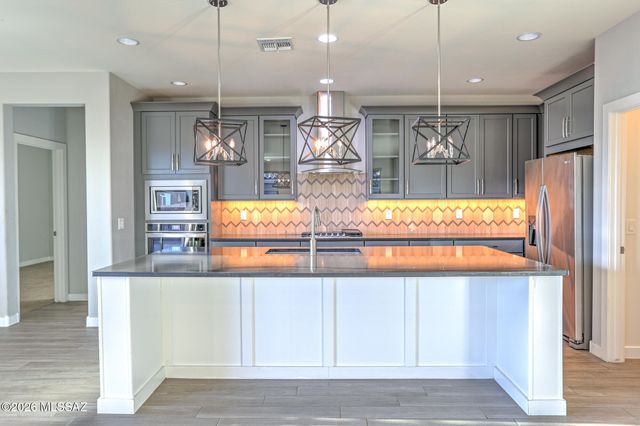 11839 N Silver Village Place, Oro Valley, AZ 85737