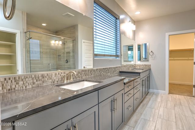 11839 N Silver Village Place, Oro Valley, AZ 85737