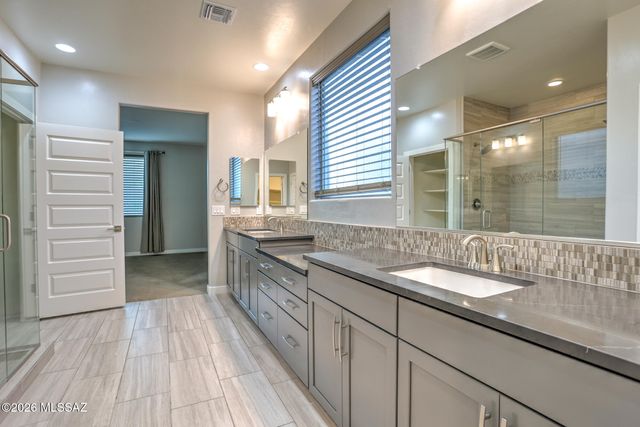 11839 N Silver Village Place, Oro Valley, AZ 85737