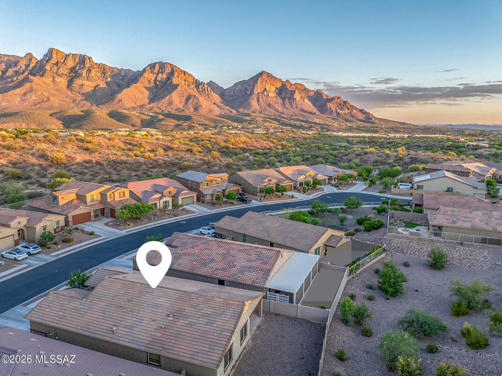 11839 N Silver Village Place, Oro Valley, AZ 85737