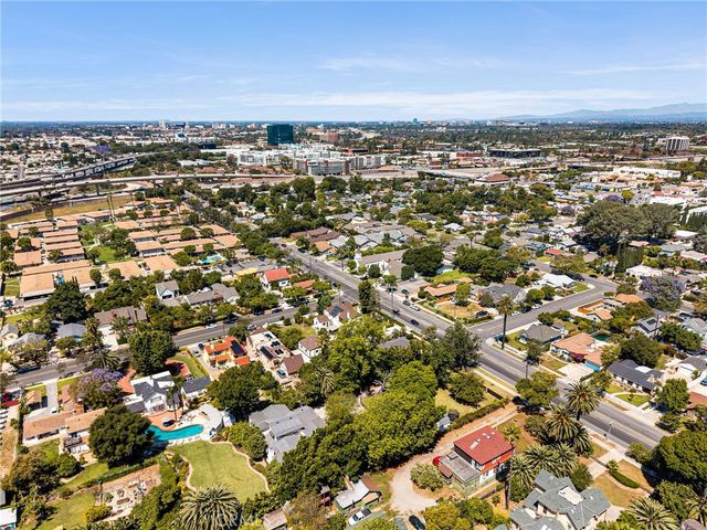 440 W Main Street, Tustin, CA 92780