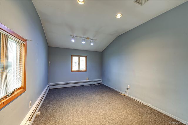 3 Jenny Lane, Holtsville, NY 11742