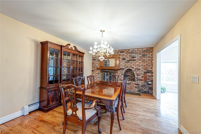 3 Jenny Lane, Holtsville, NY 11742
