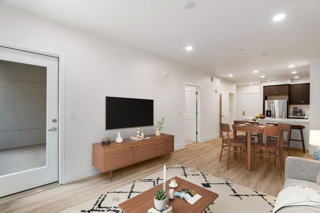 1853 Almaden Road 108, San Jose, CA 95125