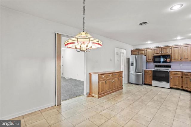 2419 MCCLEARY DR, Chambersburg, PA 17201