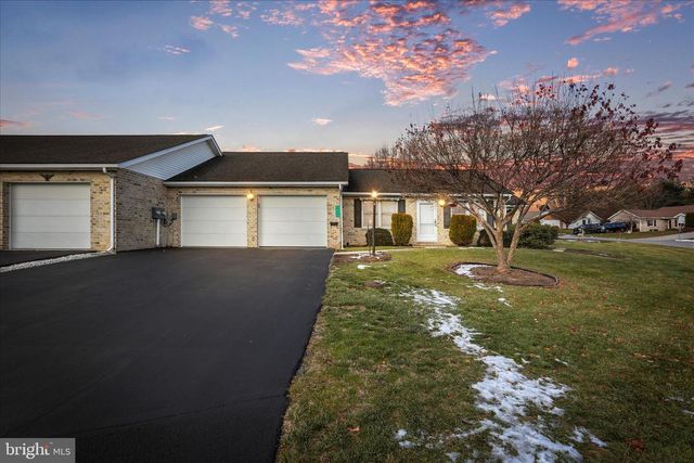 2419 MCCLEARY DR, Chambersburg, PA 17201