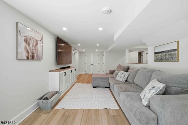 207 Mooney Rd, Roxbury Twp., NJ 07836