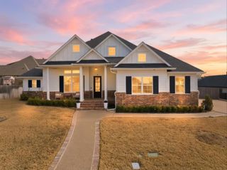 16022 SORRENTO Drive, Woodway, TX 76712