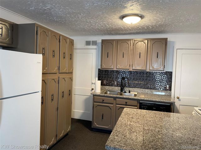 4335 Territorial Road, Rochester, MI 48306