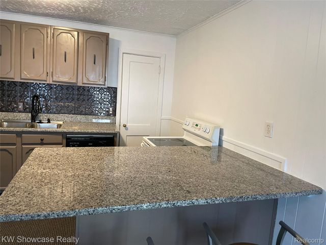 4335 Territorial Road, Rochester, MI 48306