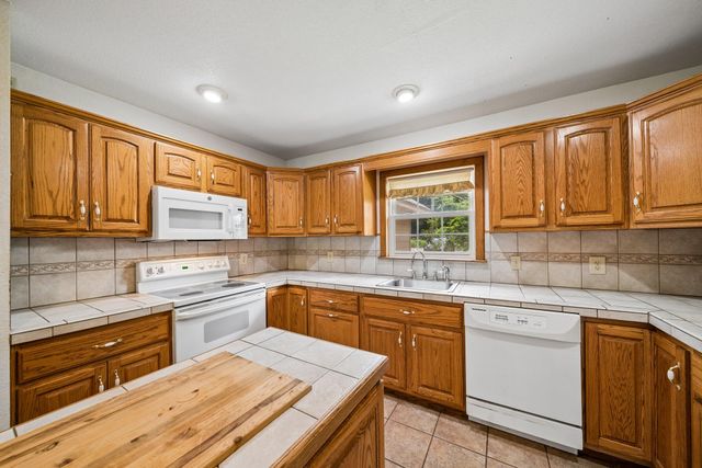 425 S Boston Avenue, Ketchum, OK 74349