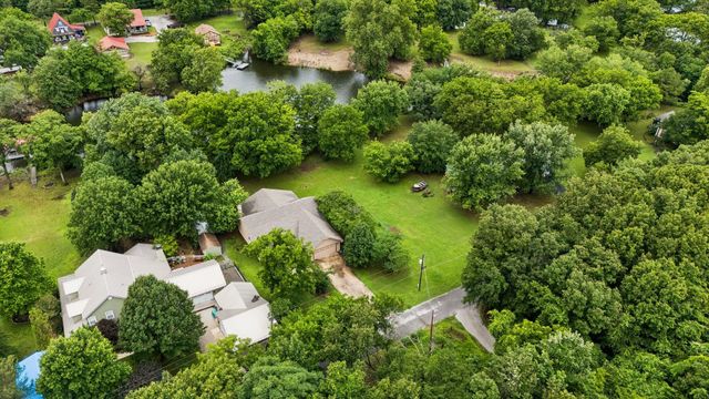 425 S Boston Avenue, Ketchum, OK 74349