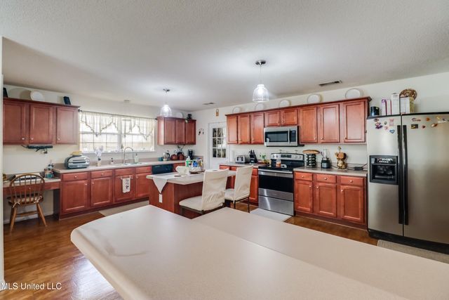 8928 Hamakua Street, Diamondhead, MS 39525