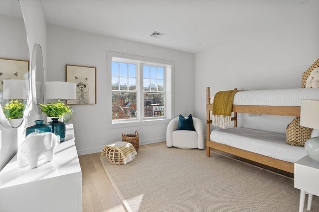 1574 Beacon 2, Brookline, MA 02446