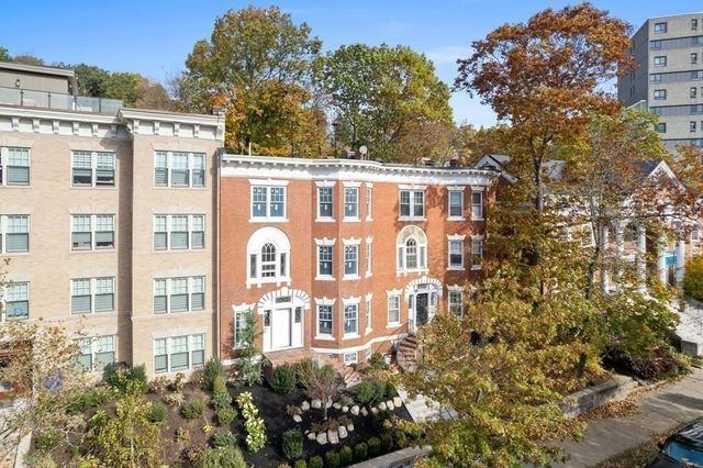 1574 Beacon 2, Brookline, MA 02446